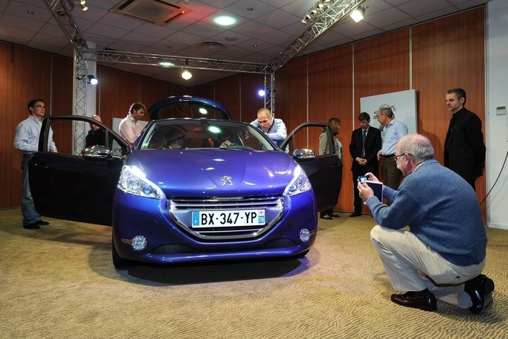 Preview Peugeot 208 Allure Bleu Virtuel - 3 portes 05