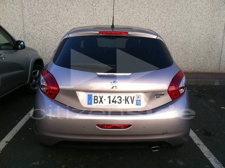 Peugeot 208 Blossom Grey Roulage Plaisir (78) 02