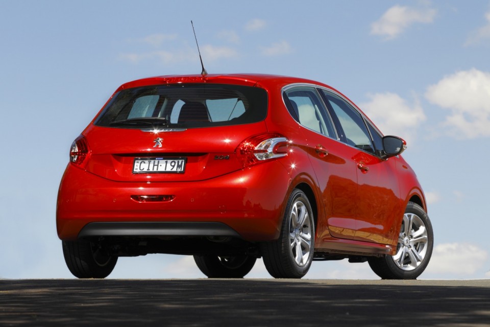 peugeot-208-allure-australia-1-014