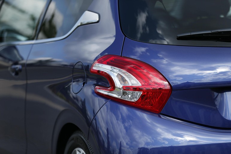 peugeot-208-japon-1-011