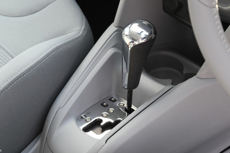 peugeot-208-japon-1-030