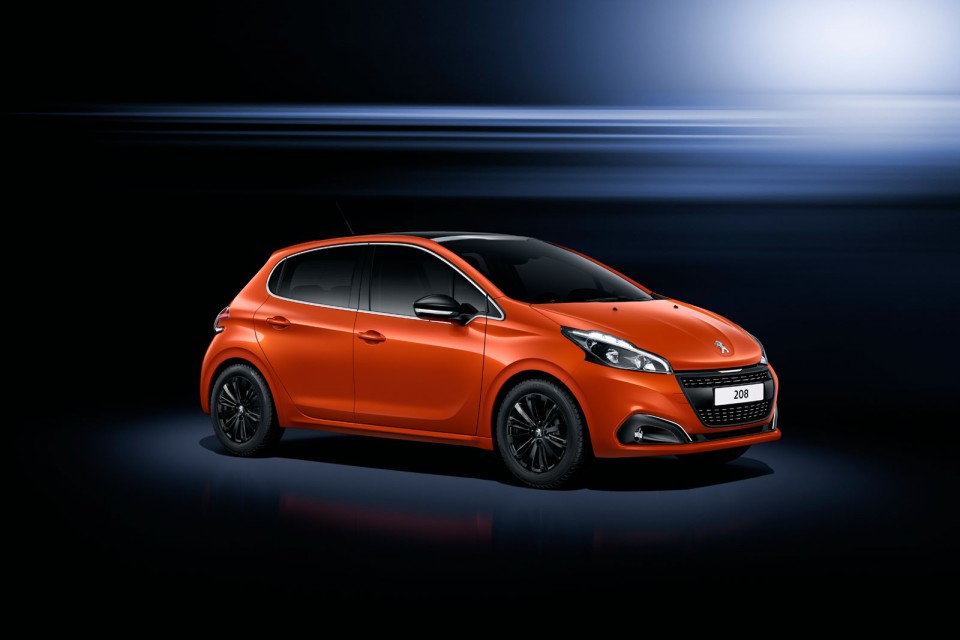 Photo officielle Peugeot 208 restylée (2015)