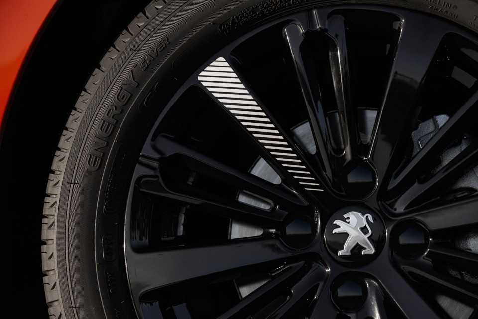 Photo détail jante aluminium nouvelle Peugeot 208 restylée (20