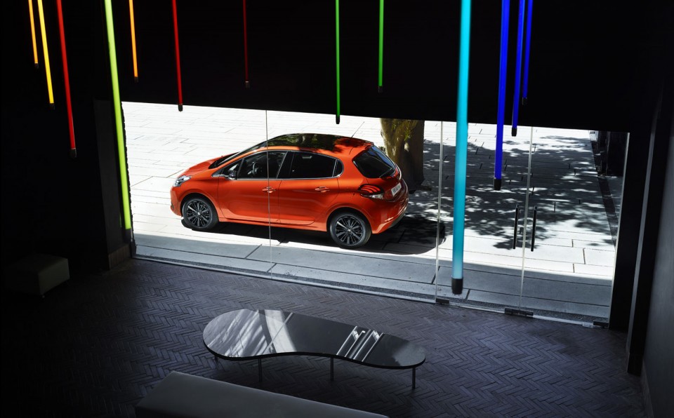 Photo nouvelle Peugeot 208 Allure Orange Power restylée