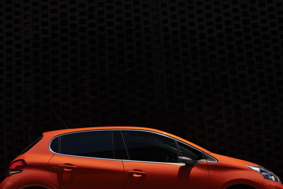 Photo nouvelle Peugeot 208 Allure Orange Power restylée