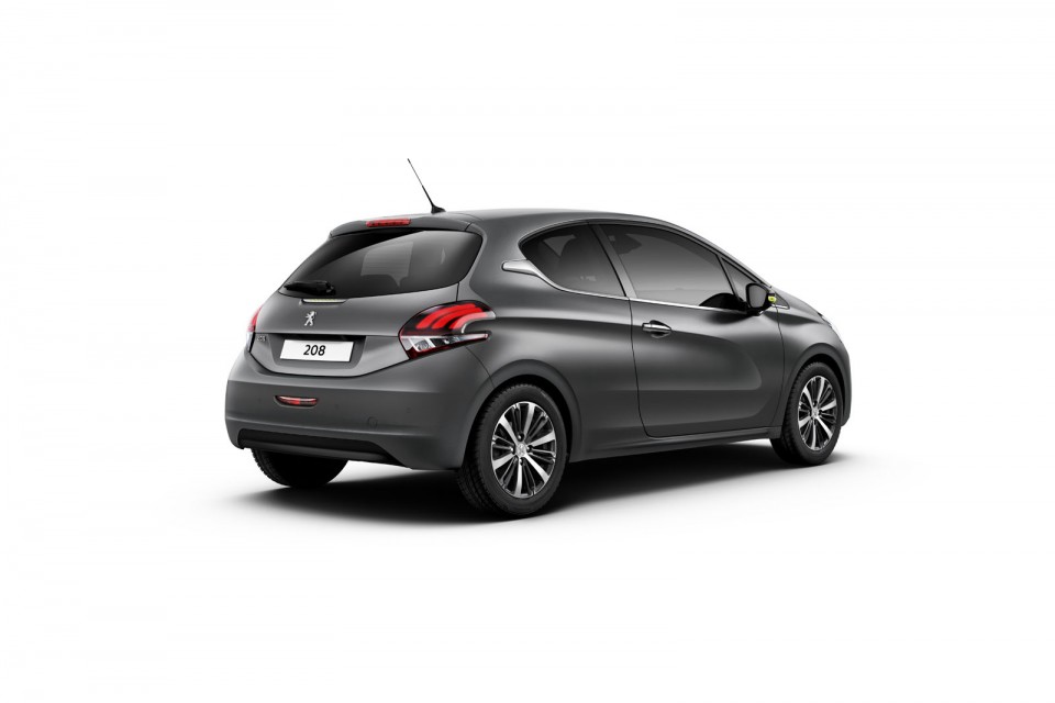 Photo 3/4 arrière nouvelle Peugeot 208 restylée Ice Silver