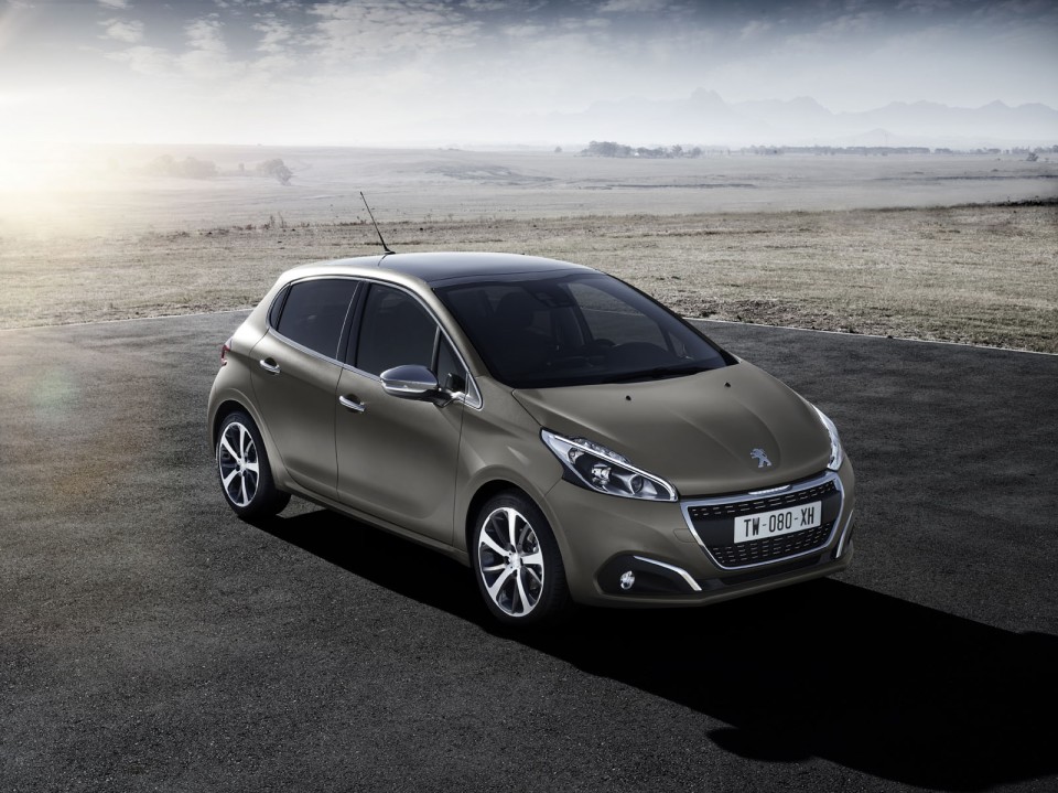 Photo nouvelle Peugeot 208 Féline Ice Grey restylée