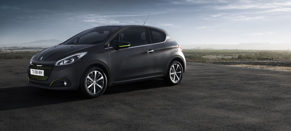 Photo nouvelle Peugeot 208 Allure Ice Silver restylée