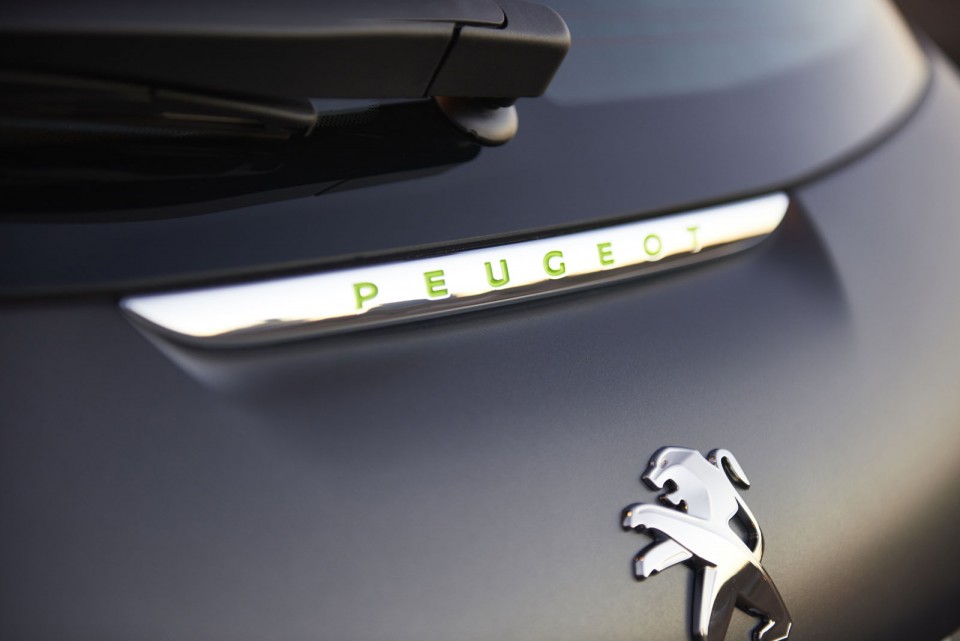 Photo nouvelle Peugeot 208 Allure Ice Silver restylée