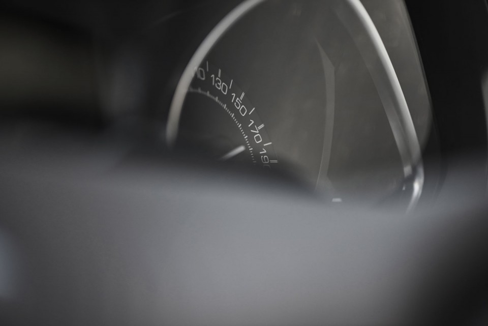 Photo détail combiné Peugeot 208 restylée