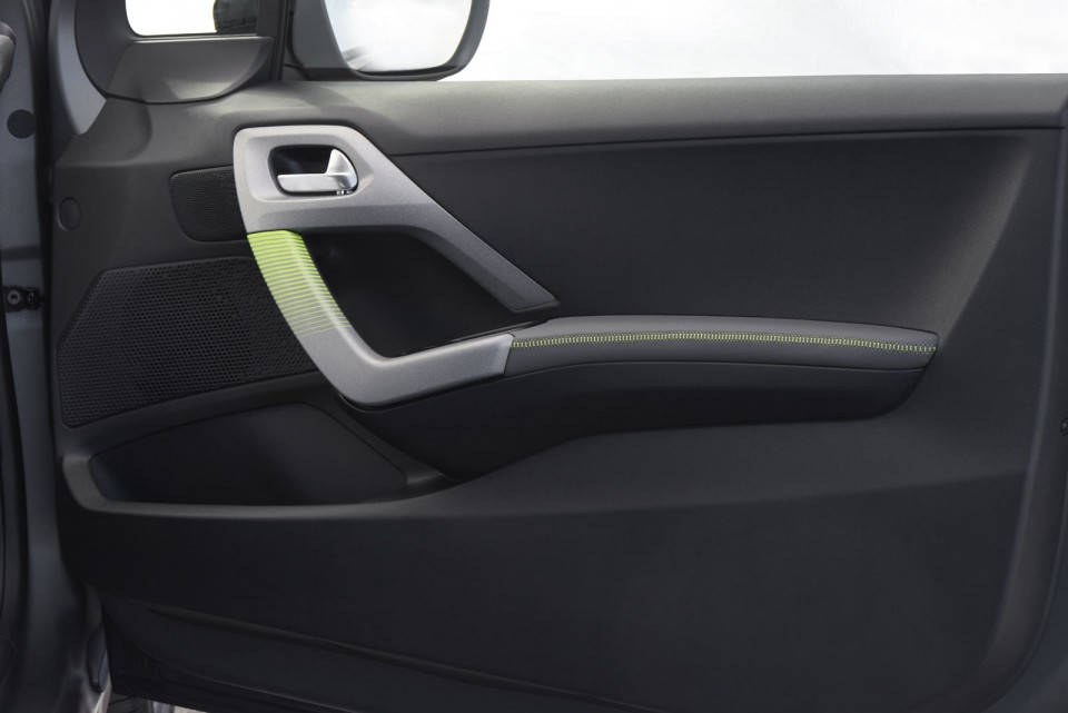 Photo panneau de porte Lime Yellow Peugeot 208 restylée