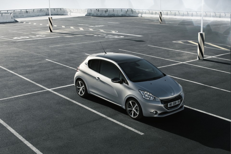 Peugeot 208 Féline Ice Velvet Photo Officielle 003