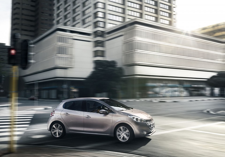 Peugeot 208 Blossom Grey Photo Officielle 018