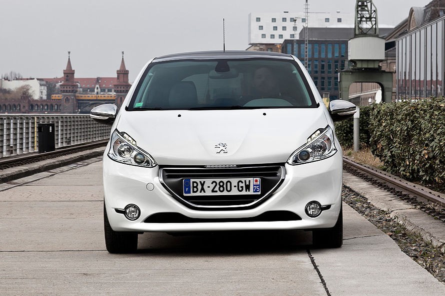 Peugeot 208 Féline - Blanc Banquise - 3 portes 008