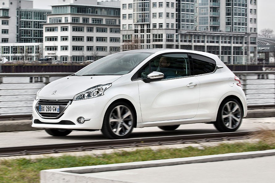 Peugeot 208 Féline - Blanc Banquise - 3 portes 009