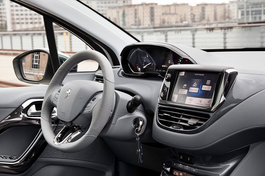 Intérieur Peugeot 208 Féline - Blanc Banquise - 3 portes 010