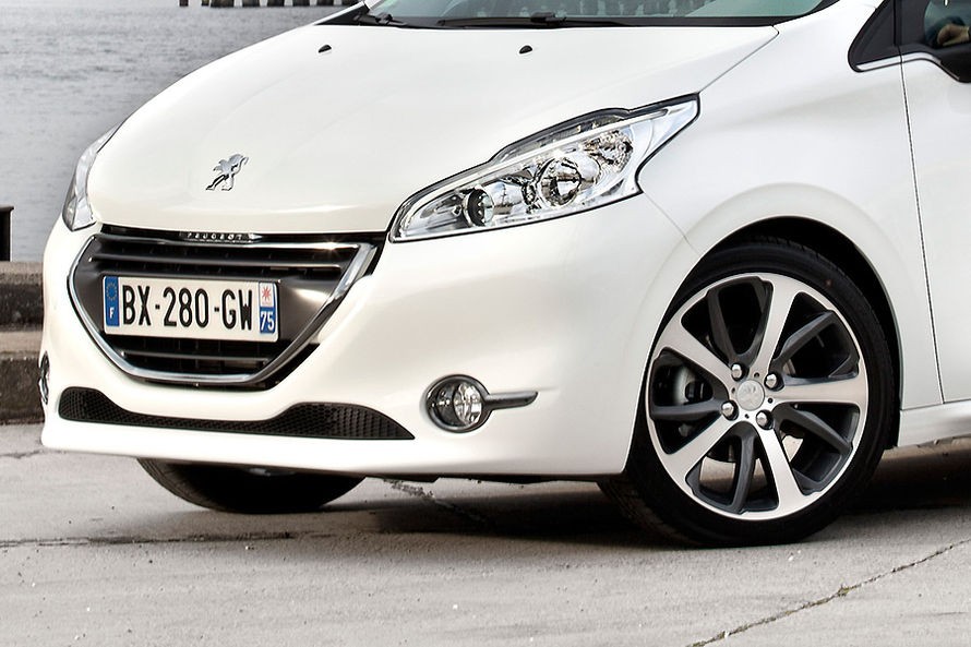 Bouclier avant Peugeot 208 Féline - Blanc Banquise - 3 portes 014