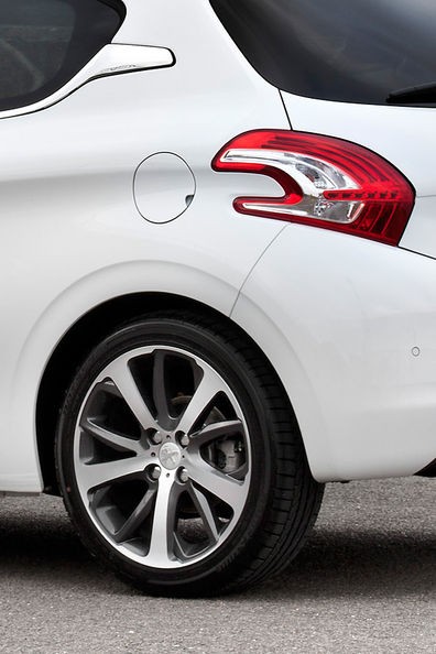 Feu arrière griffe à LED Peugeot 208 Féline - Blanc Banquise - 3 portes 015