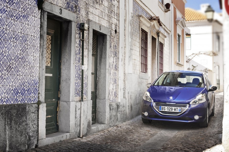Photo officielle Peugeot 208 Allure Bleu Virtuel 030