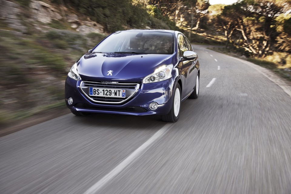 Photo officielle Peugeot 208 Allure Bleu Virtuel 034