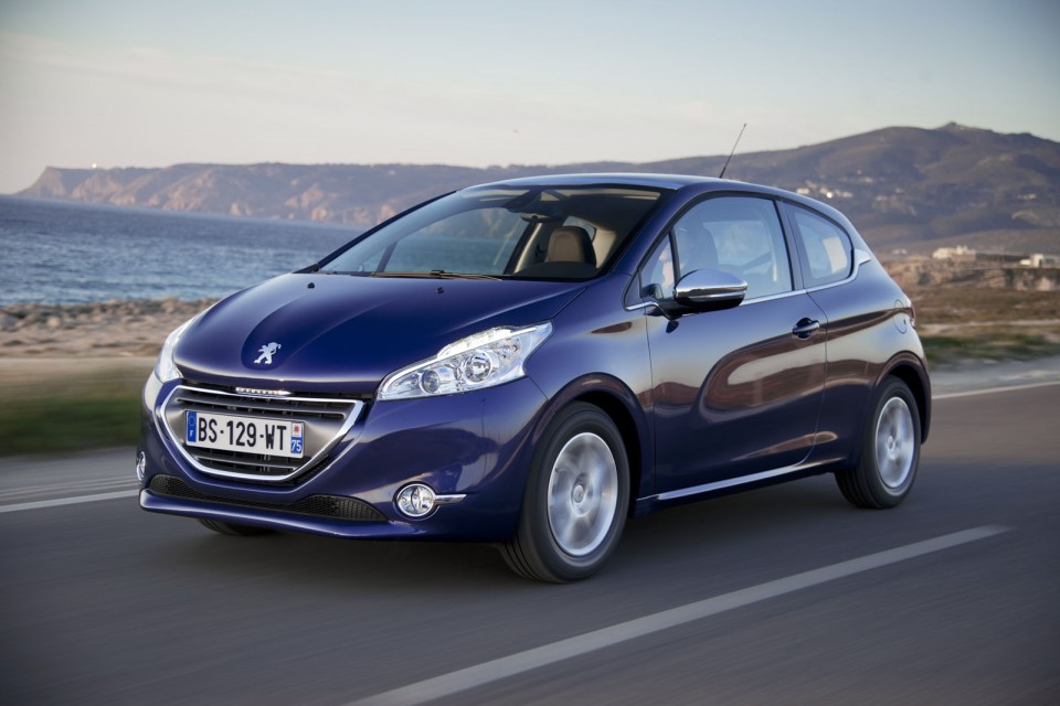 Photo officielle Peugeot 208 Allure Bleu Virtuel 037