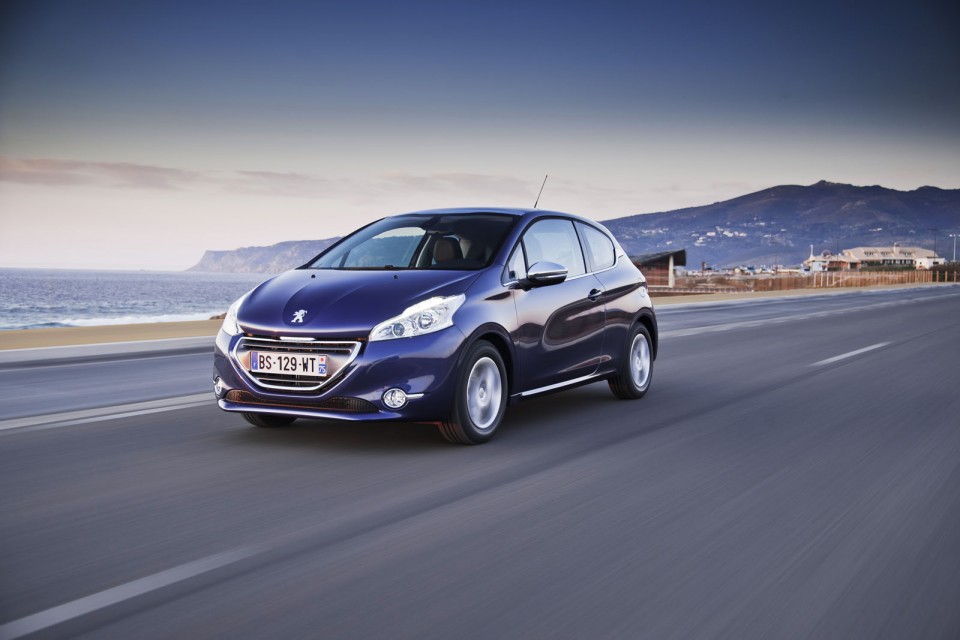 Photo officielle Peugeot 208 Allure Bleu Virtuel 038