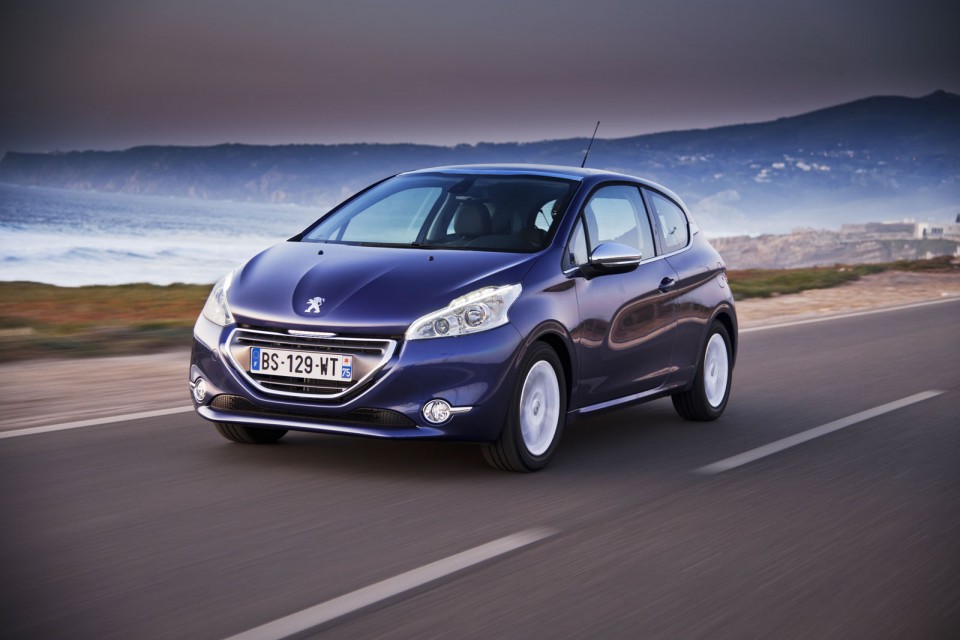 Photo officielle Peugeot 208 Allure Bleu Virtuel 041