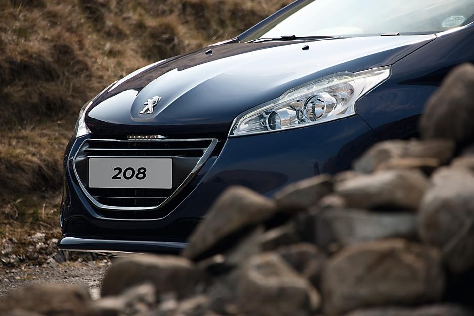 Face avant 208 Féline Bleu Virtuel - Peugeot UK - 010