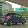 Photo Peugeot 208 Féline Bleu Virtuel, version UK (RHD) - 017