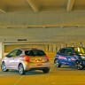 Photo Peugeot 208 Féline Bleu Virtuel et 208 Allure Blossom Grey, version UK (RHD) - 028