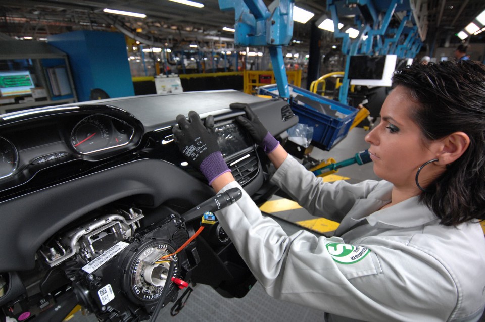 Production de la Peugeot 208 à Poissy - 009