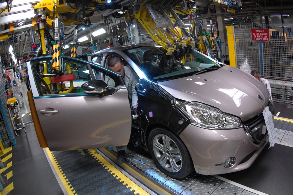 Production de la Peugeot 208 à Poissy - 013