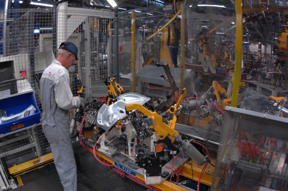 Production de la Peugeot 208 à Poissy - 023