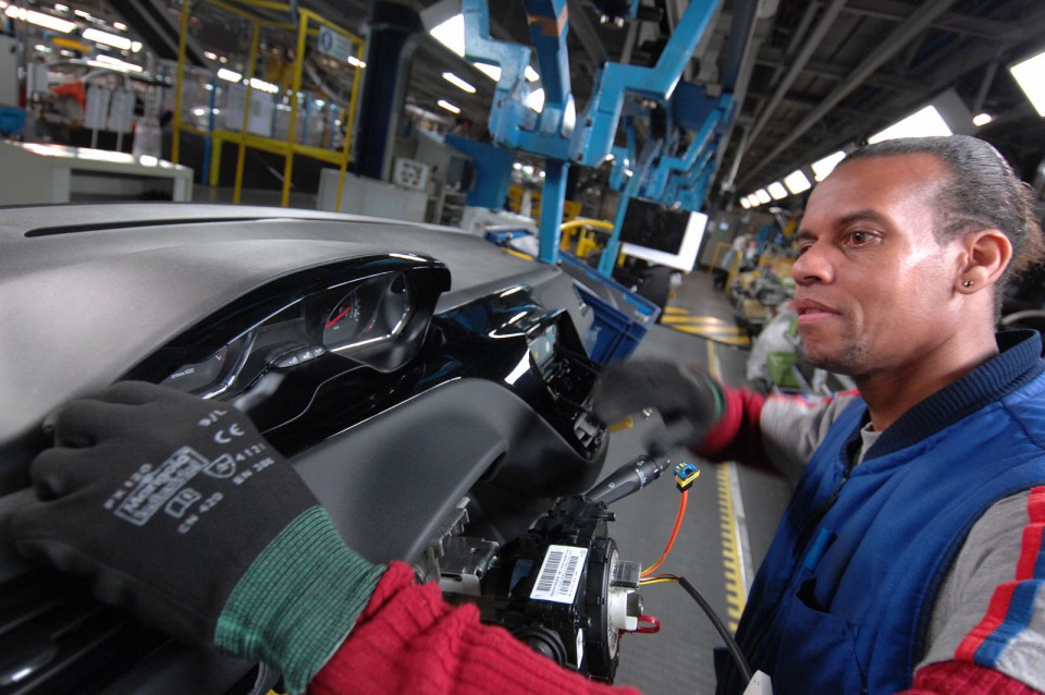 Production de la Peugeot 208 à Poissy - 077