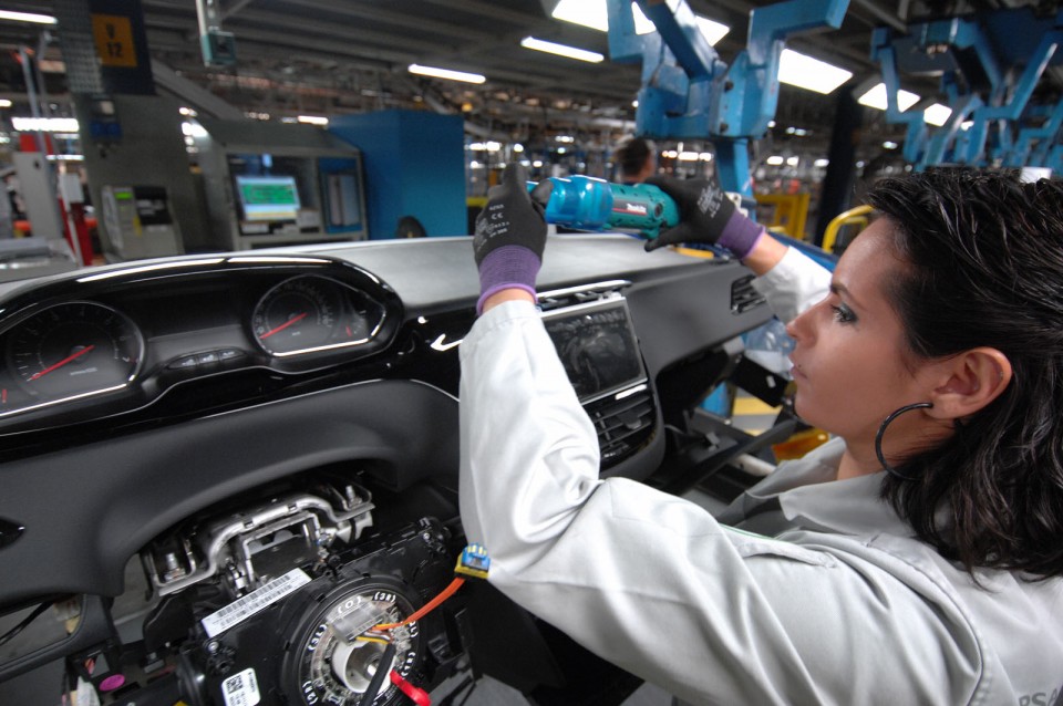Production de la Peugeot 208 à Poissy - 078