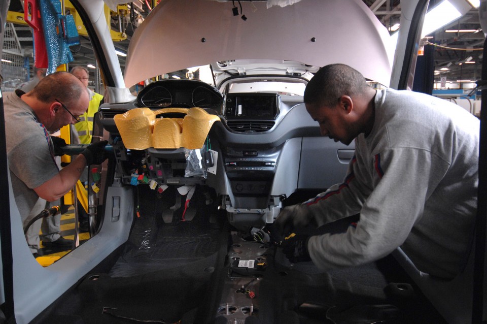 Production de la Peugeot 208 à Poissy - 079