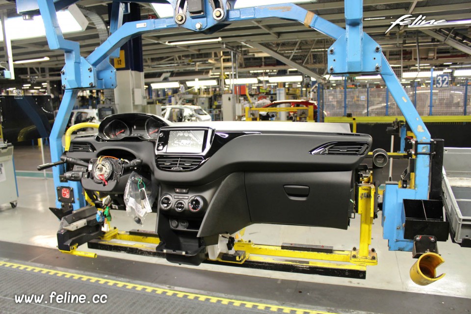 Photo Peugeot 208 usine PSA de Poissy (78)