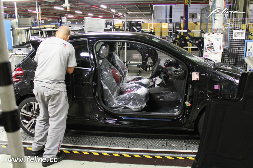 Photo Peugeot 208 usine PSA de Poissy (78)