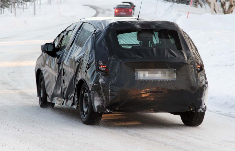 Spyshot Peugeot 208 a 09