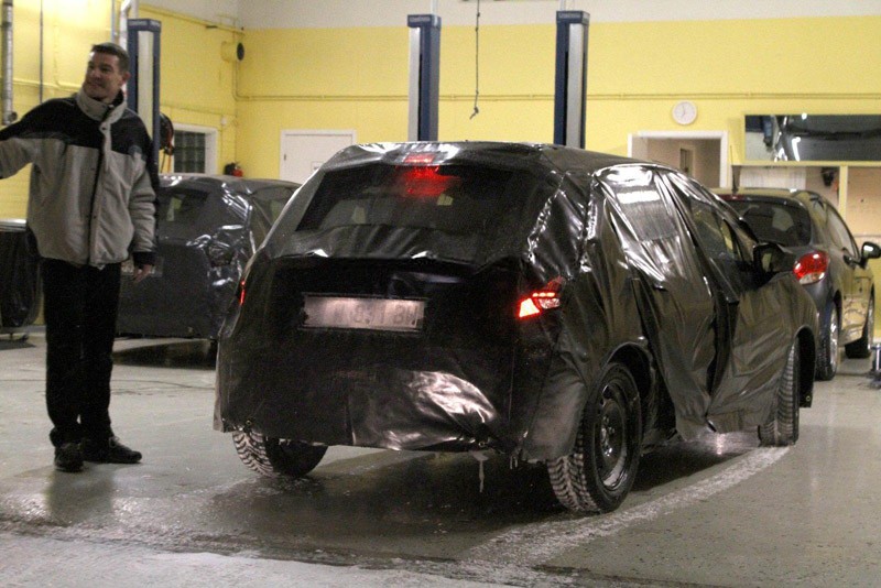 Spyshot Peugeot 208 b 03