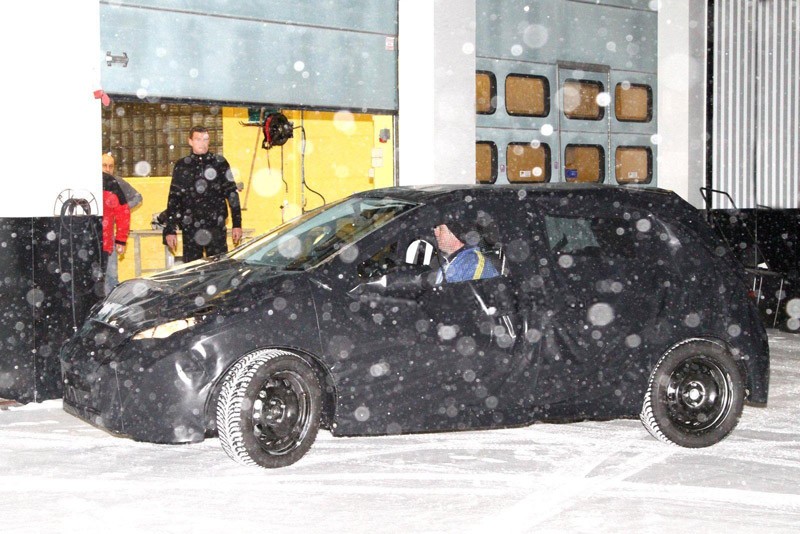 Spyshot Peugeot 208 b 04