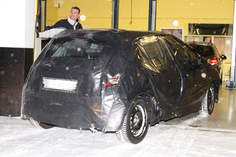 Spyshot Peugeot 208 b 06