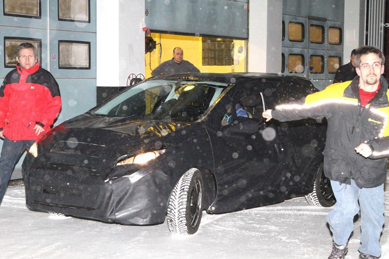 Spyshot Peugeot 208 b 08