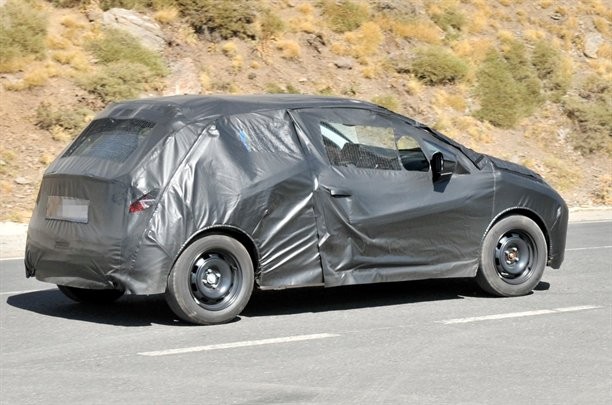 Spyshot Peugeot 208 c 04