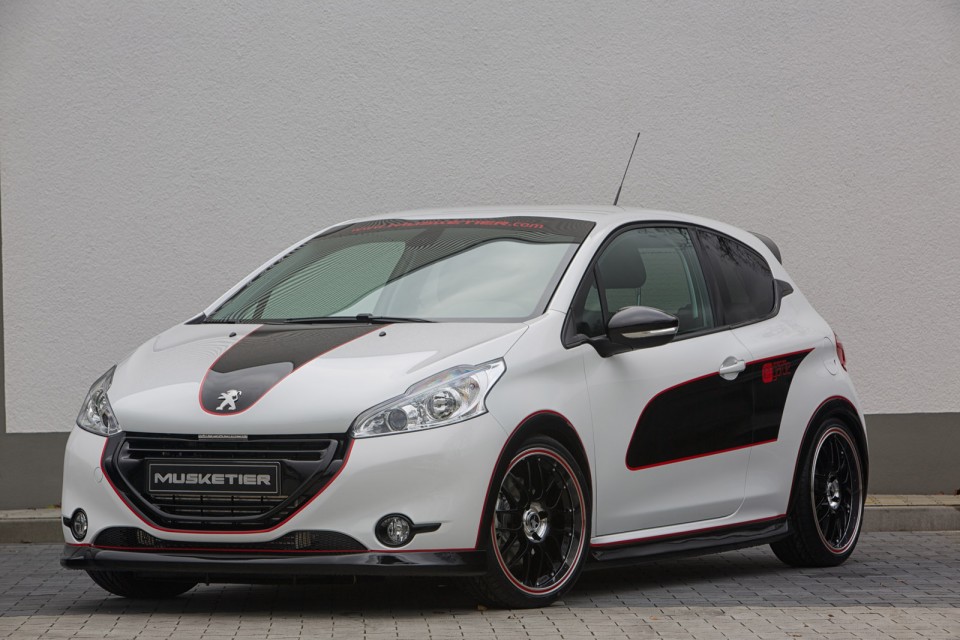 Photo Tuning Peugeot 208 En Garde Musketier - 1-010