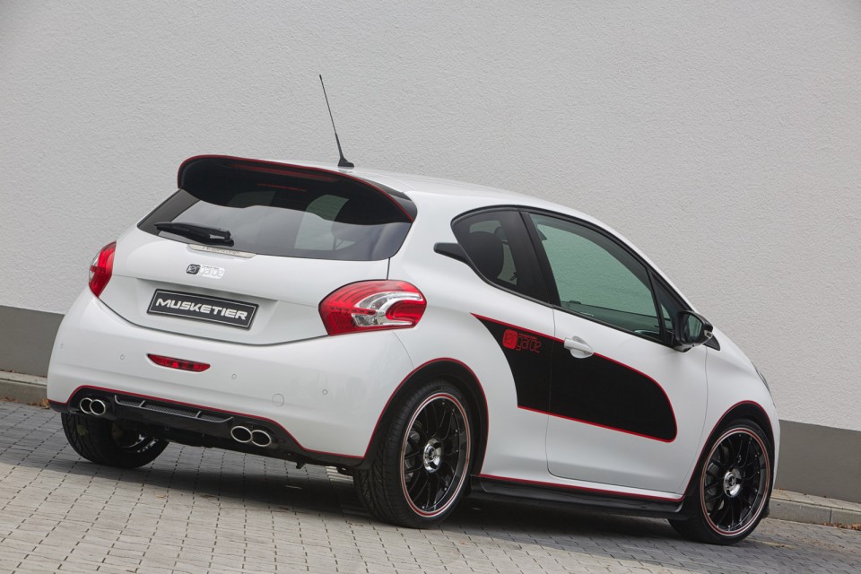 Photo Tuning Peugeot 208 En Garde Musketier - 1-011