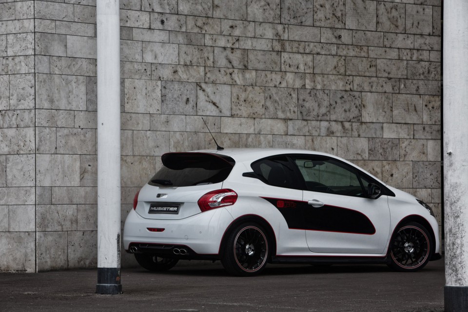 Photo Tuning Peugeot 208 En Garde Musketier - 1-014