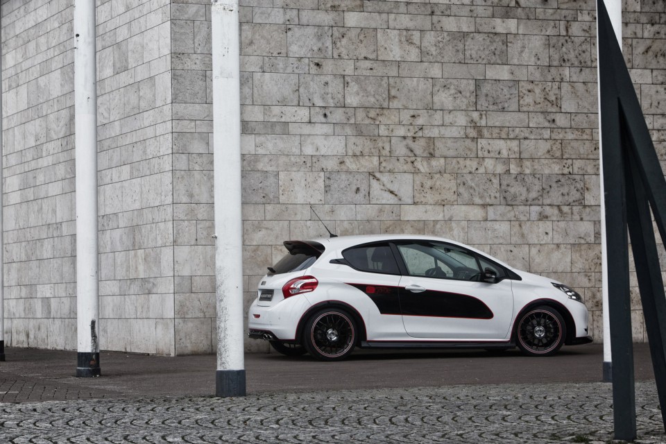 Photo Tuning Peugeot 208 En Garde Musketier - 1-016