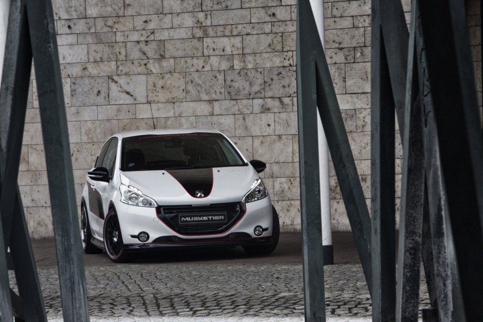 Photo Tuning Peugeot 208 En Garde Musketier - 1-017