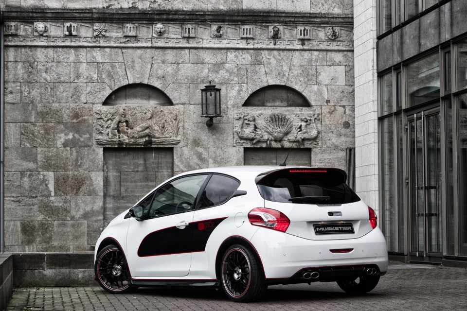 Photo Tuning Peugeot 208 En Garde Musketier - 1-021